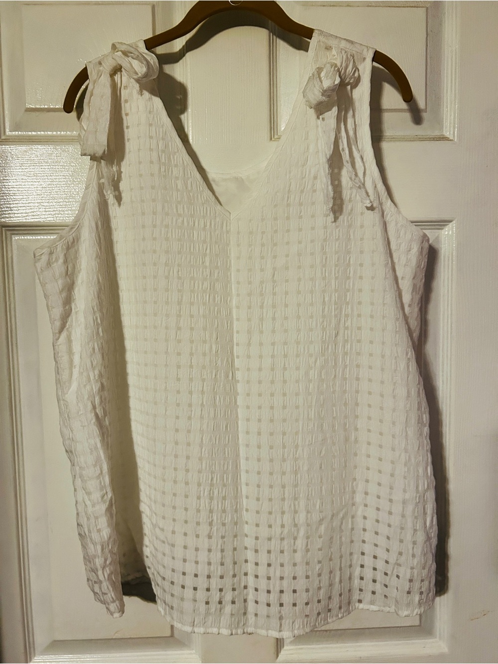 Women’s White Tie-Shoulder Textured Camisole